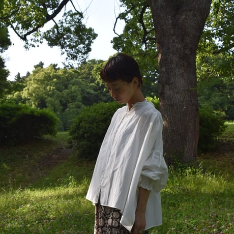 UNIVERSAL TISSU コットンシルク　シャーリングブラウス