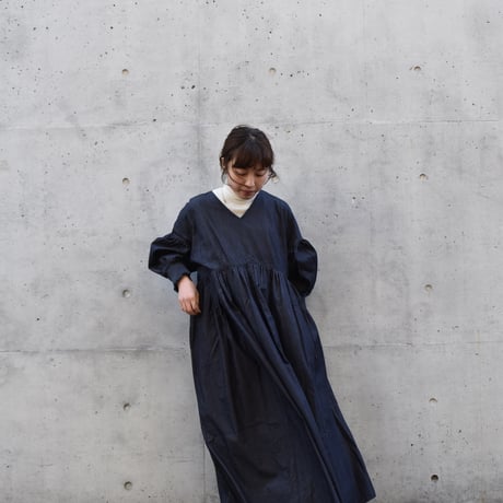 UNIVERSAL TISSU コットンデニムタックギャザーワンピース