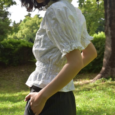 tita シャーリングブラウス