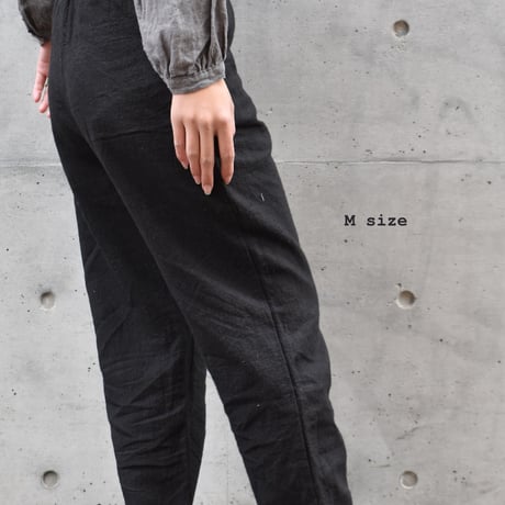 tita テーパードパンツ