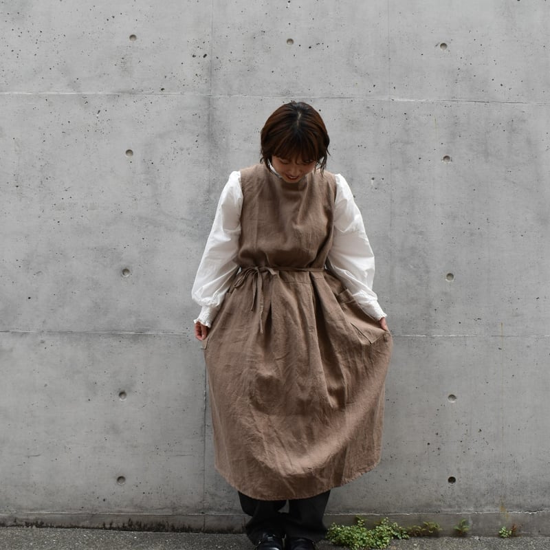 asabito リネンキャンバス天日ワッシャー袖なし割烹着 | pivoine
