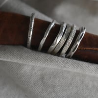 カレンシルバー　指輪　シンプル槌目
