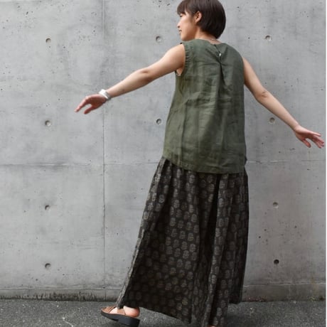 nuu バックプリーツタンクトップ