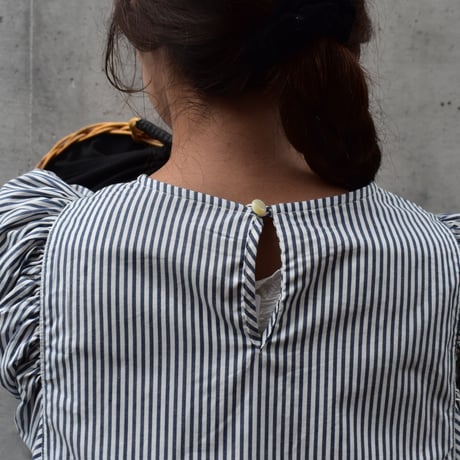 TISSU ギャザースリーブワンピース