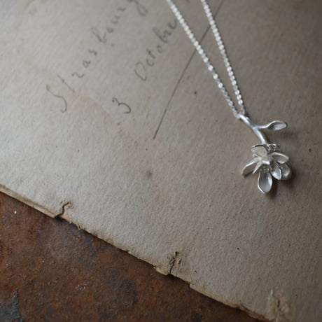 Nakamura Nazuki mokuren necklace silver