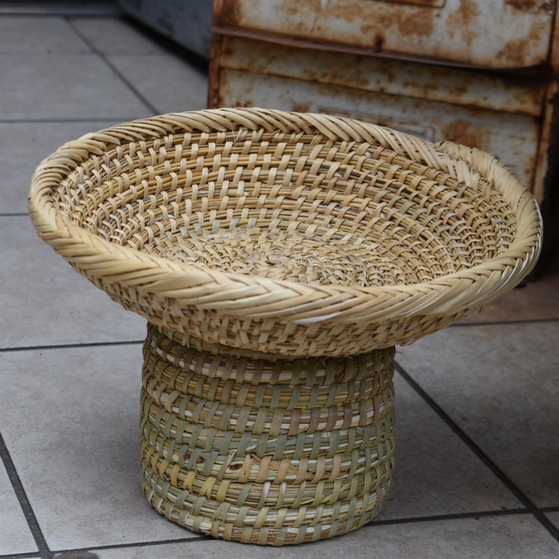 モロッコバスケット 脚付き平かご | pivoine