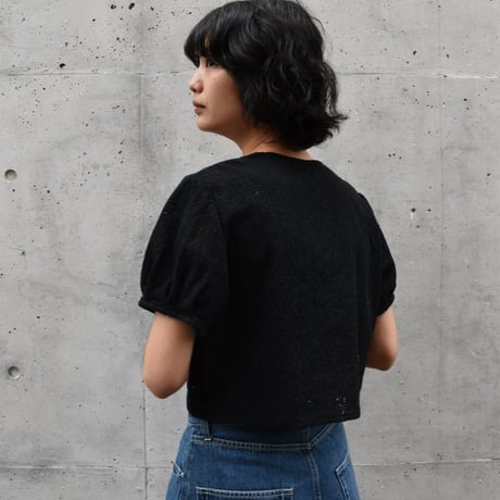 tita パフブラウス