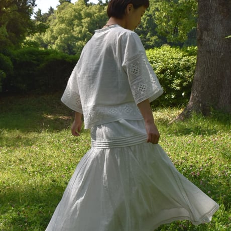 doux bleu コットンローンレースブラウス