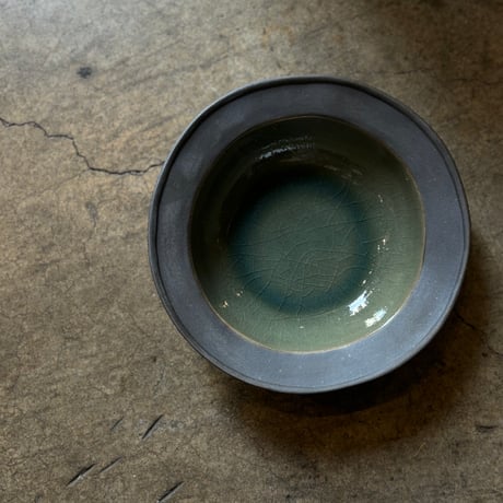 益子焼　炭化リム皿L