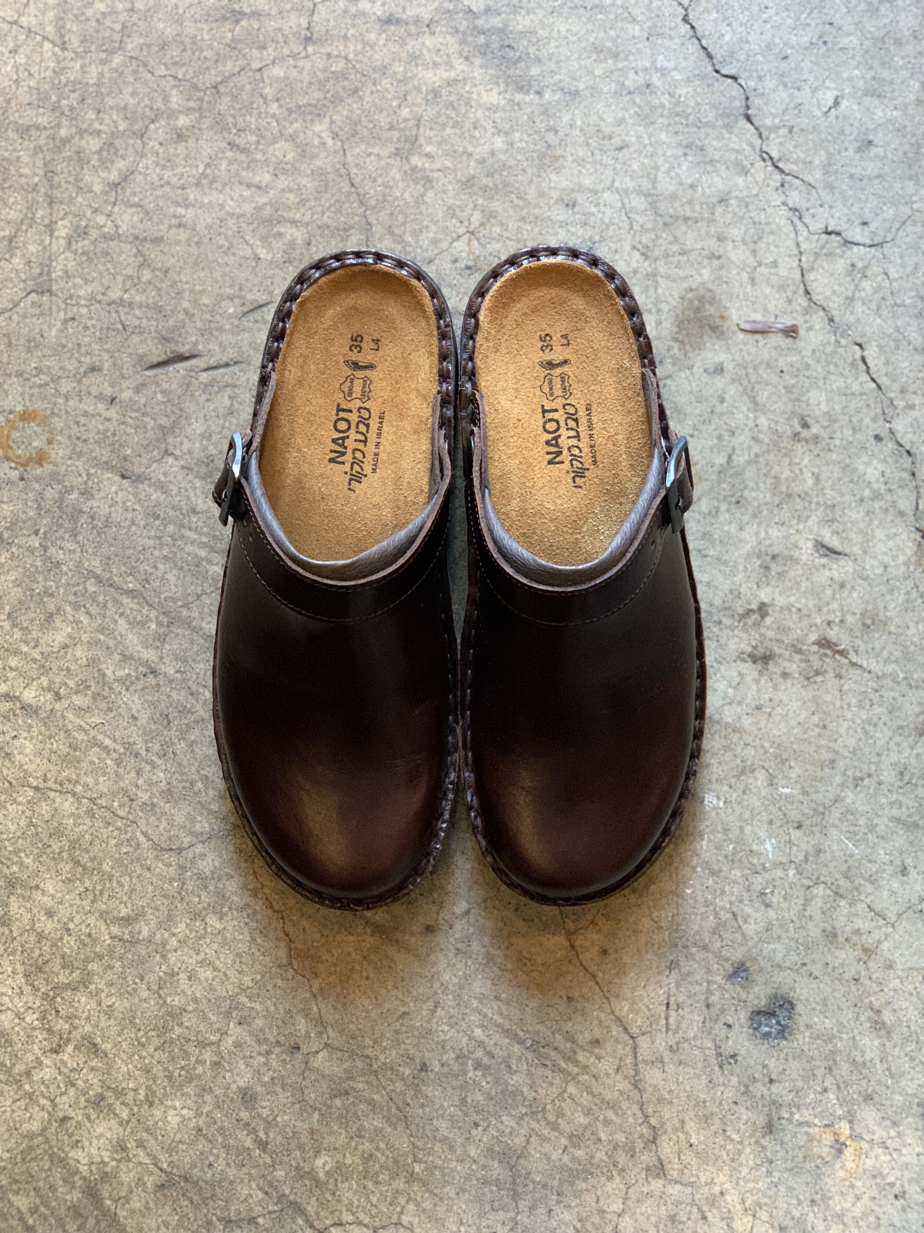 NAOT IRIS Walnut | pivoine