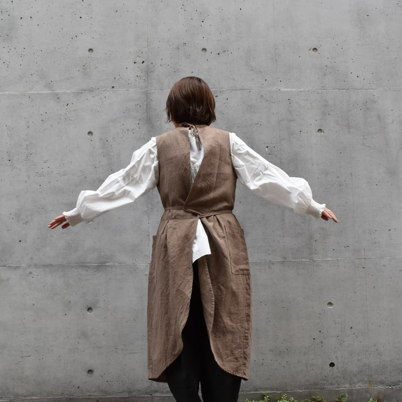asabito リネンキャンバス天日ワッシャー袖なし割烹着 | pivoine