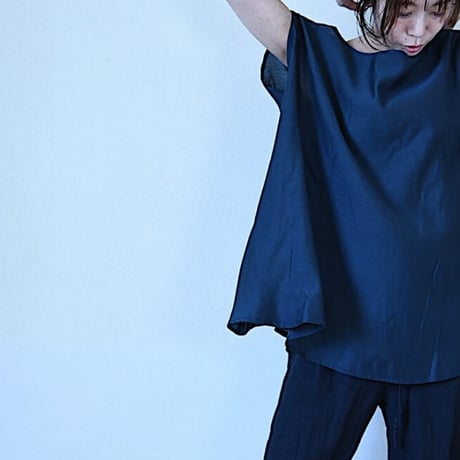tita コットンシルクフレアブラウス