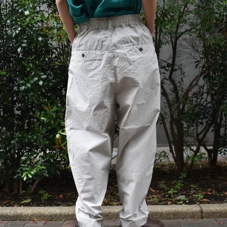 Hands of creation コットン高密度ダンプオーバルテーパードパンツ