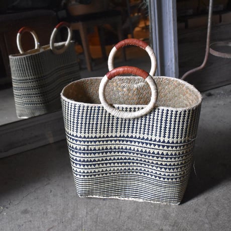 チェック柄 プラスチック製かごバッグ　woven チェック柄 プラスチック製かごバッグ woven チェック柄
