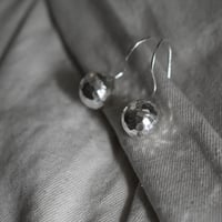 カレンシルバー　ピアス　ミラーボール