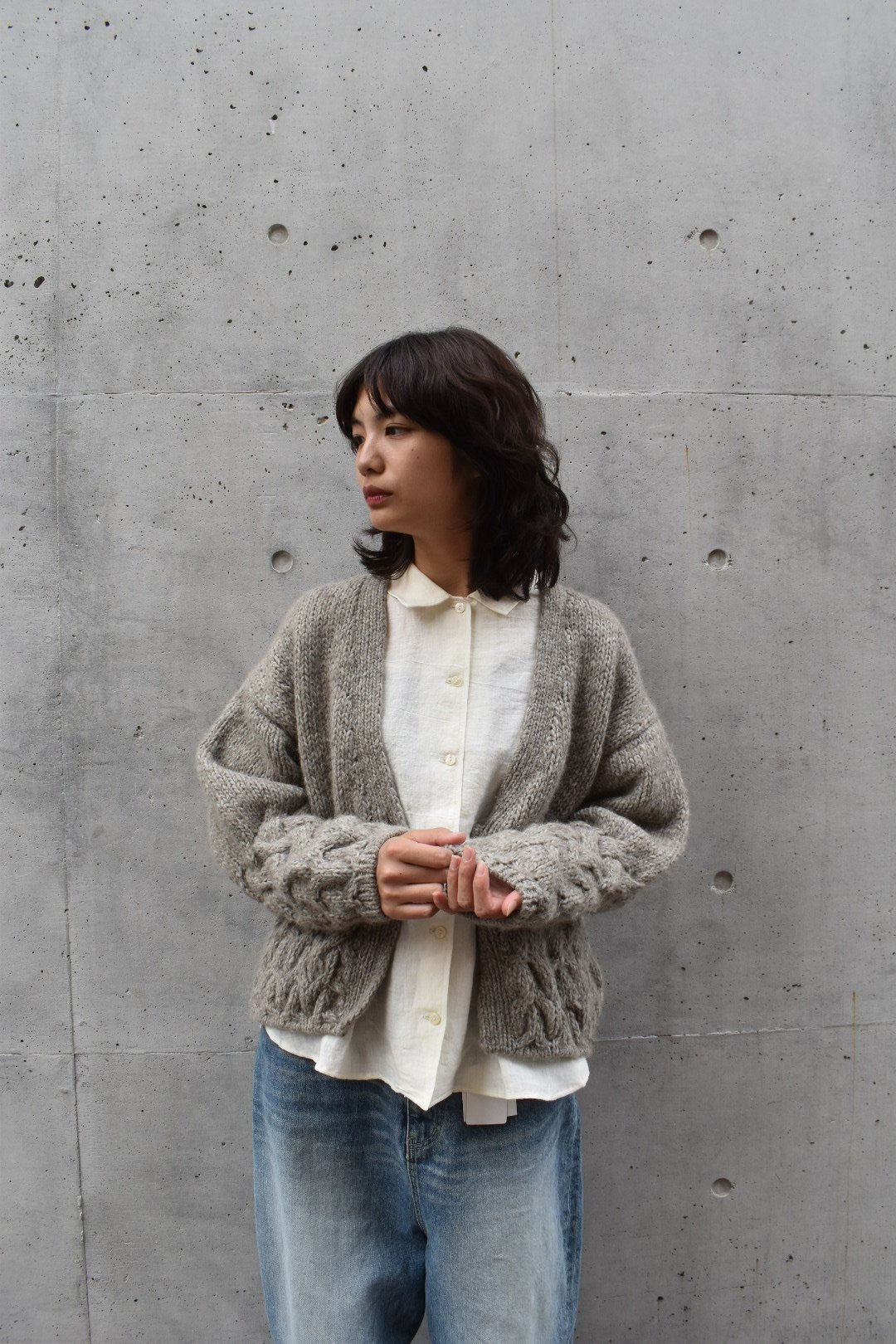 Hands of creation ベビーアルパカウール地柄Vネック