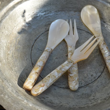 木製ピッグスプーン2個セット 青いリボン付き 木製ピッグスプーン2個セット 青いリボン付き