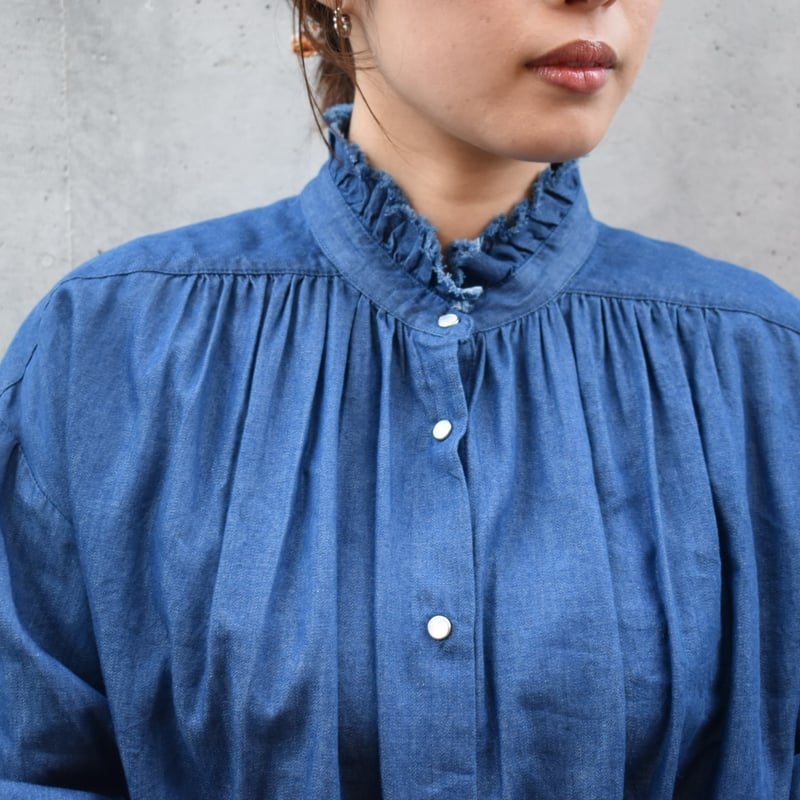 nestRobeデニムフリルカラーブラウス コットンリネンダンガリーフリルシャツ｜nest Robe / CONFECT ONLINE SHOP