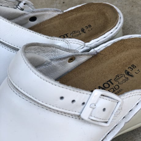NAOT IRIS White