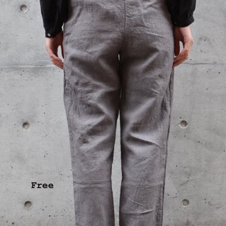 tita テーパードパンツ