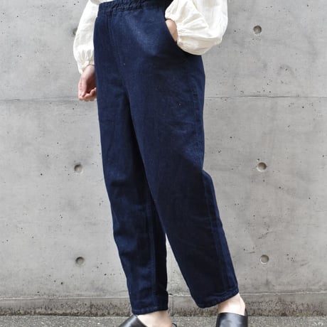 TISSU コットンデニム イージーテーパードパンツ