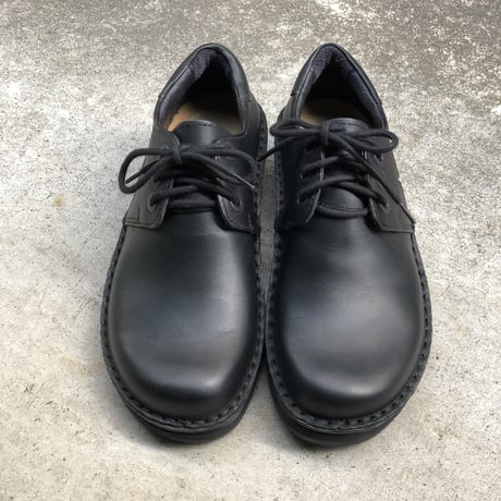NAOT    DANIELA   Matt Black
