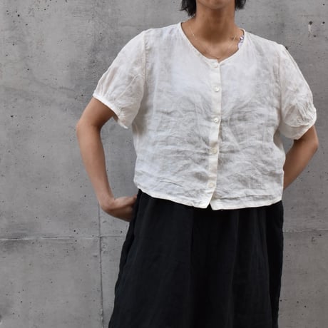 tita パフブラウス