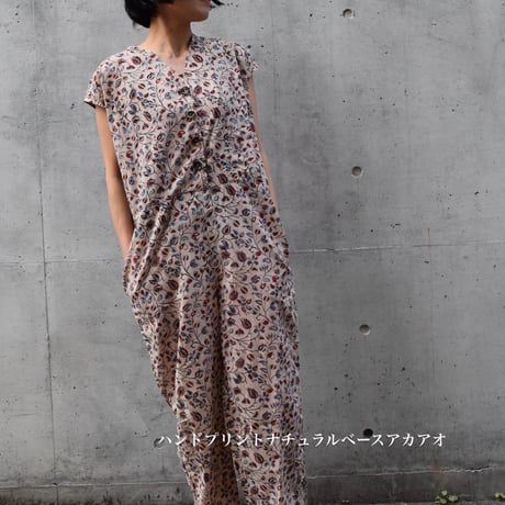 tita ハンドプリントVネックフレンチジャンプスーツ