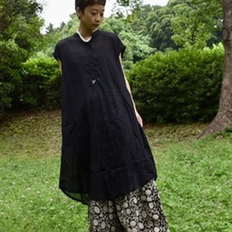 nuu スタンドカラーシアーワンピース
