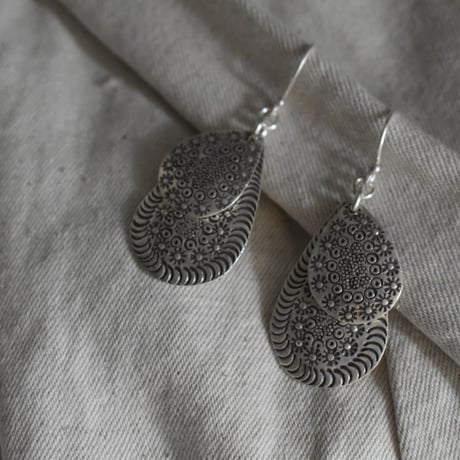 カレンシルバー　ピアス　花模様