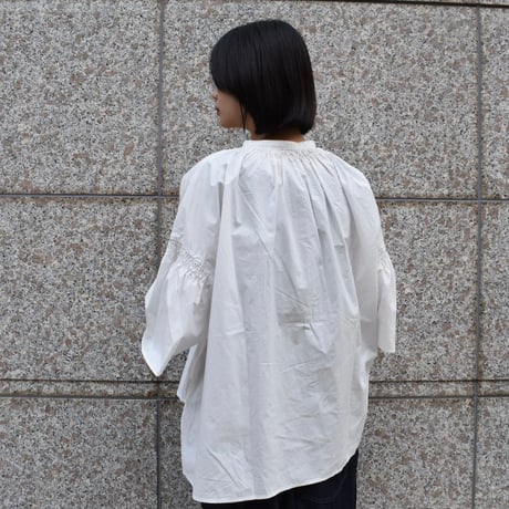 UNIVERSAL TISSU ナチュラルタイプライター5分袖ブラウス
