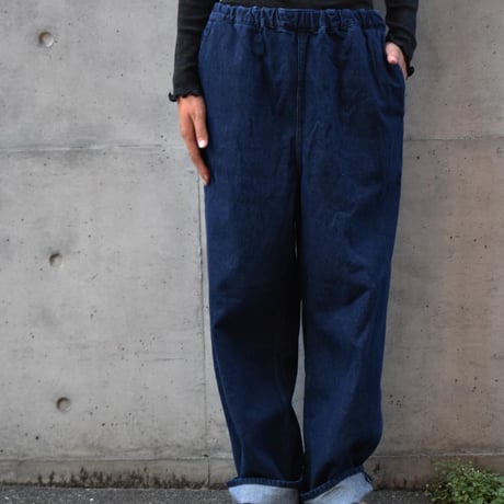 TISSU コットンデニム イージーテーパードパンツ