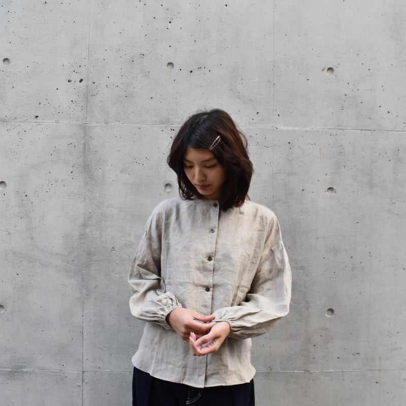 nous rendent heureux 60リネンボトルネック前開きブラウス | pivoine