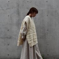 tumugu ロービングウール編み地ミックスビッグベスト