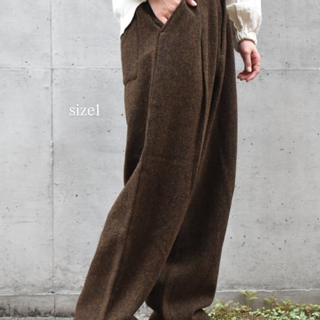 TISSU オリジナルウールヘリンボンタックストレートパンツ