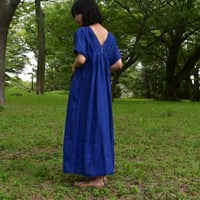 nuu Vネックタックワンピース