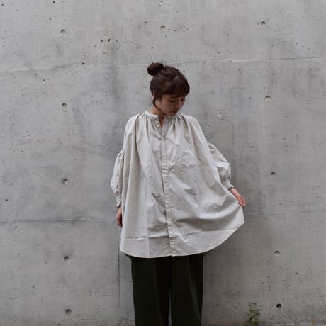TISSU ナチュラルタイプライタートリプルシャーリングブラウス