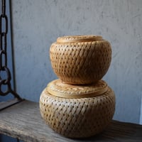 ベトナム　蓋付き丸あみカゴ