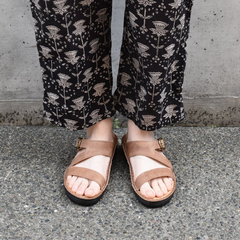 NAOT GENEVA Latte Brown | pivoine