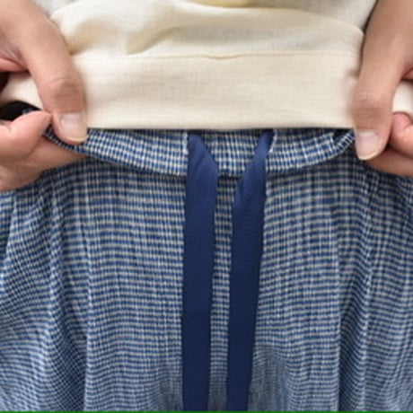YARRA ゆらぎちぢみパンツ