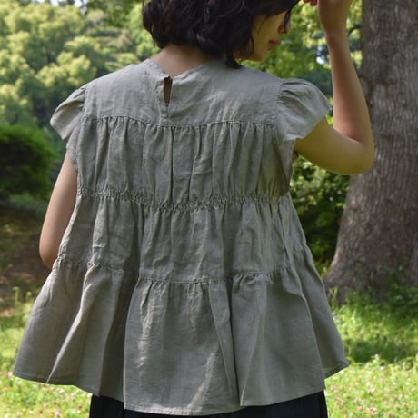 UNIVERSAL TISSU フレンチリネンシャーリングギャザーブラウス