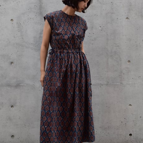 スピック&スパン】Deveauxペイズリータックワンピ なりすまし 