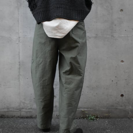 LAITERIE ミリタリーモールスキン　3タックテーパードパンツ