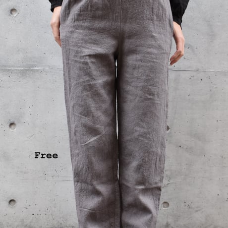 tita テーパードパンツ