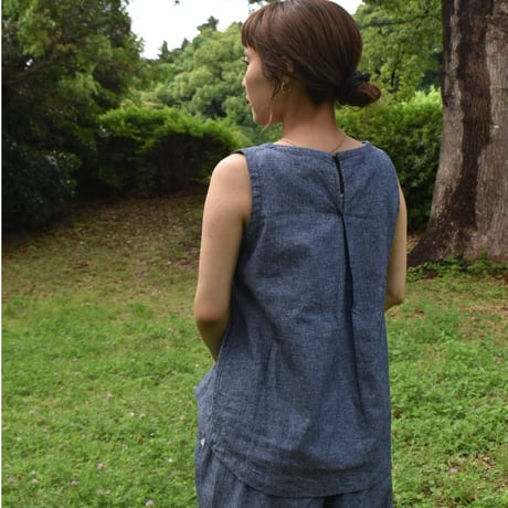 nuu バックプリーツタンクトップ