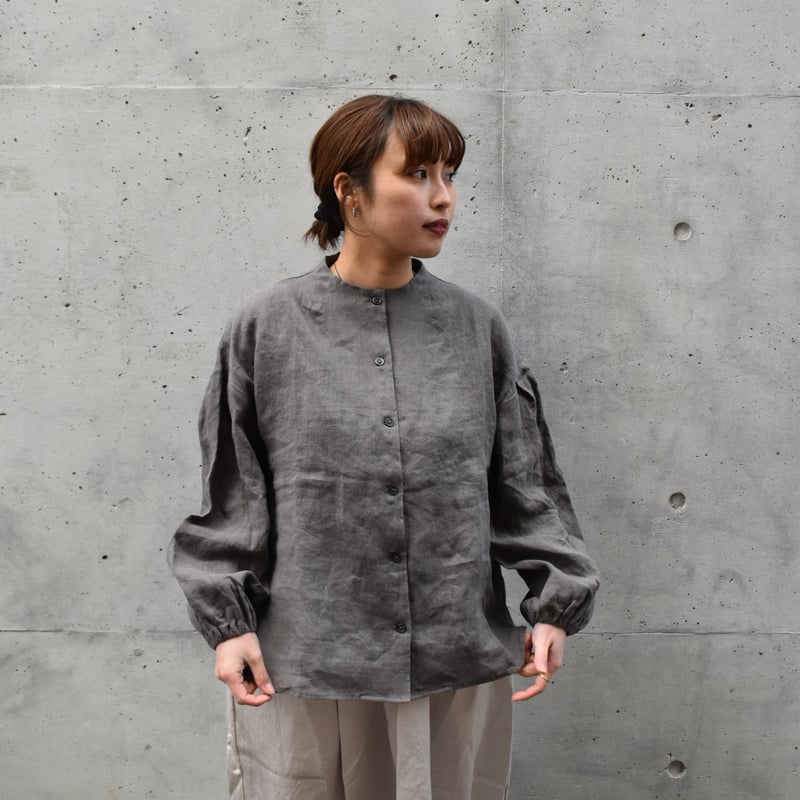 nous rendent heureux 60リネンボトルネック前開きブラウス | pivoine