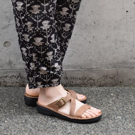 NAOT GENEVA Latte Brown