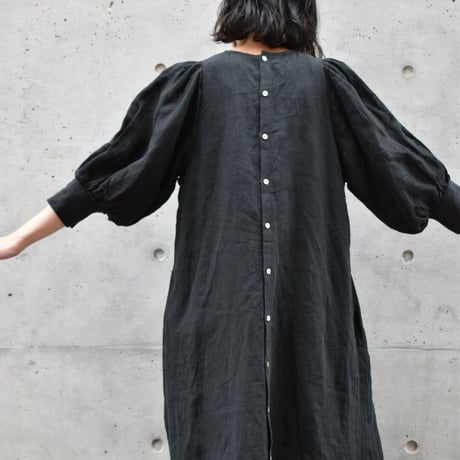 asabito タック七分袖ワンピース