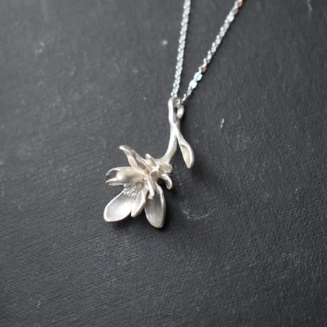 Nakamura Nazuki mokuren necklace silver