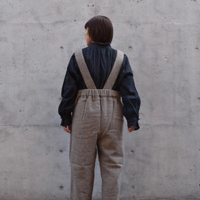 UNIVERSAL TISSU オリジナルウールへリンボン サロペットパンツ UNIVERSAL TISSU オリジナルウールへリンボン サロペットパンツ
